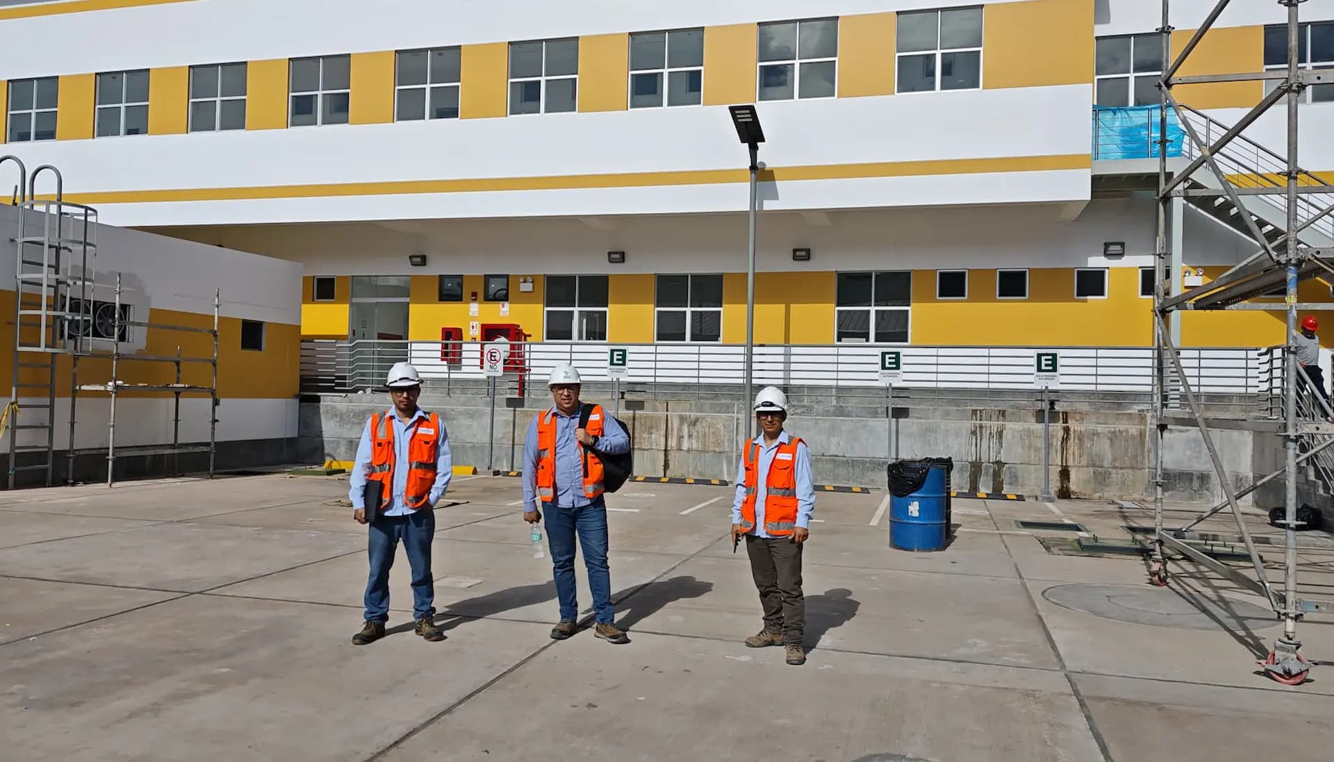 Equipo de ingeniería en instalación técnica